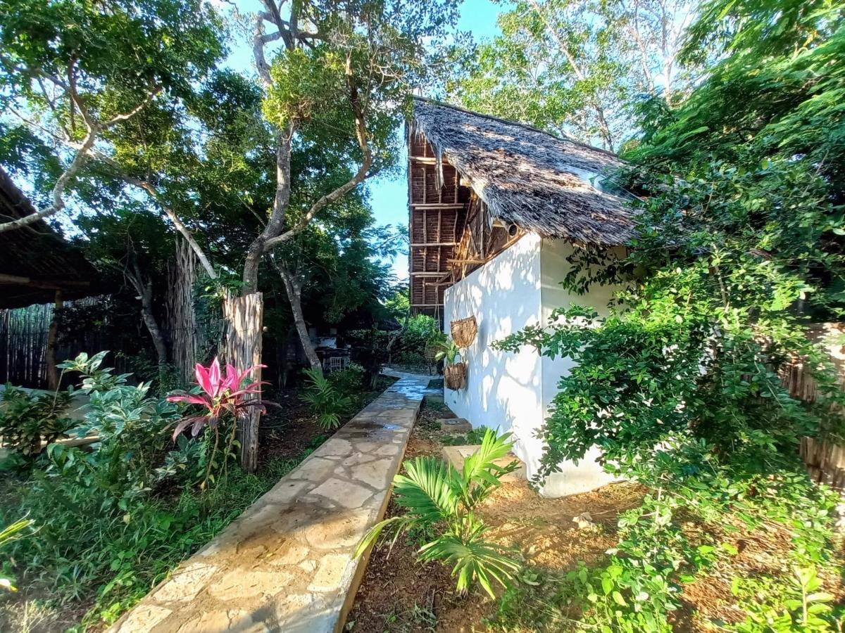 Watamu Beach Cottages B&B Екстер'єр фото