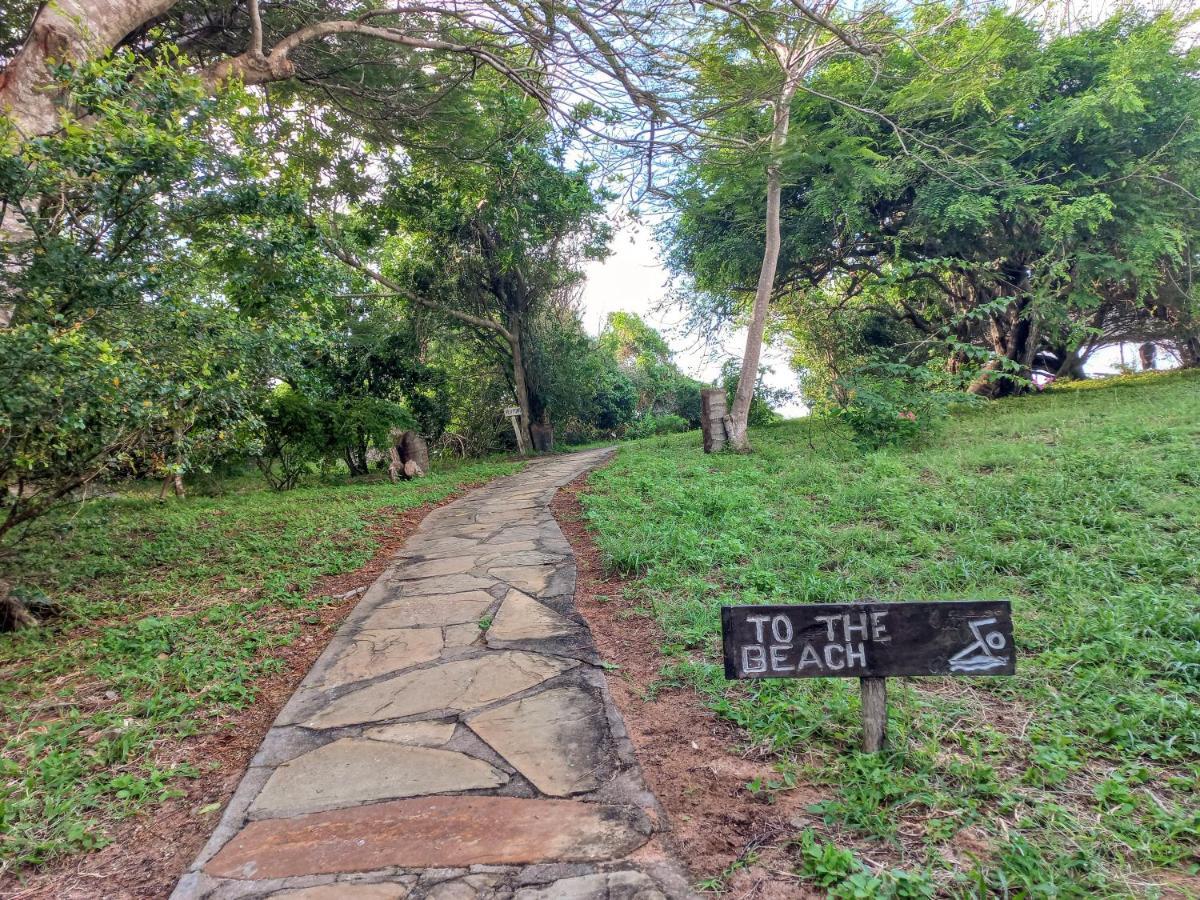 Watamu Beach Cottages B&B Екстер'єр фото