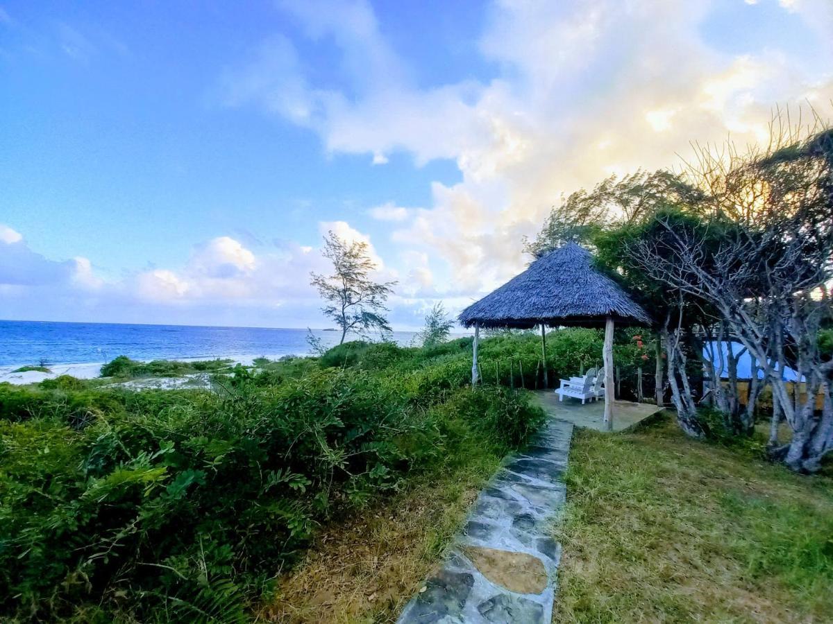 Watamu Beach Cottages B&B Екстер'єр фото
