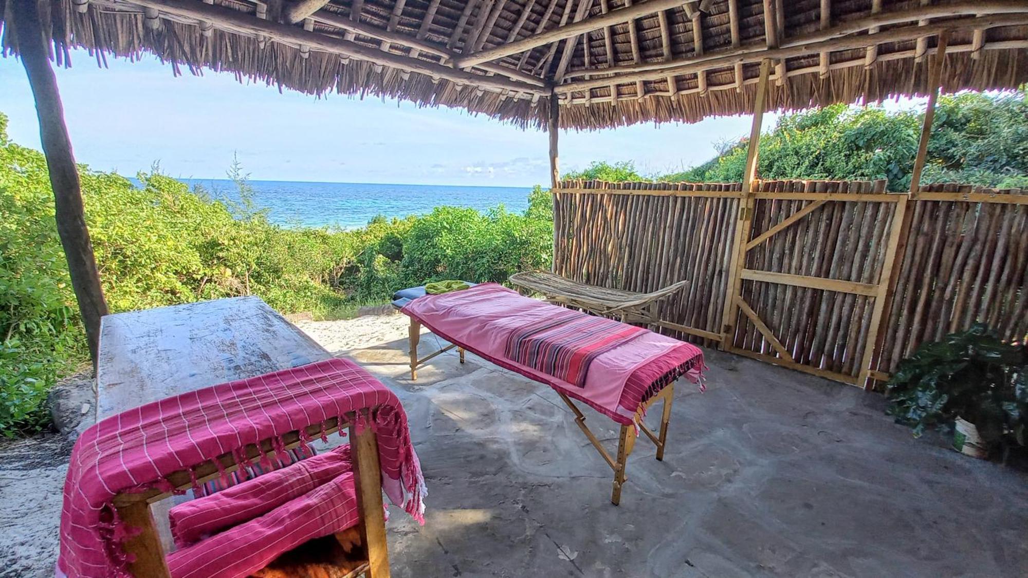 Watamu Beach Cottages B&B Екстер'єр фото