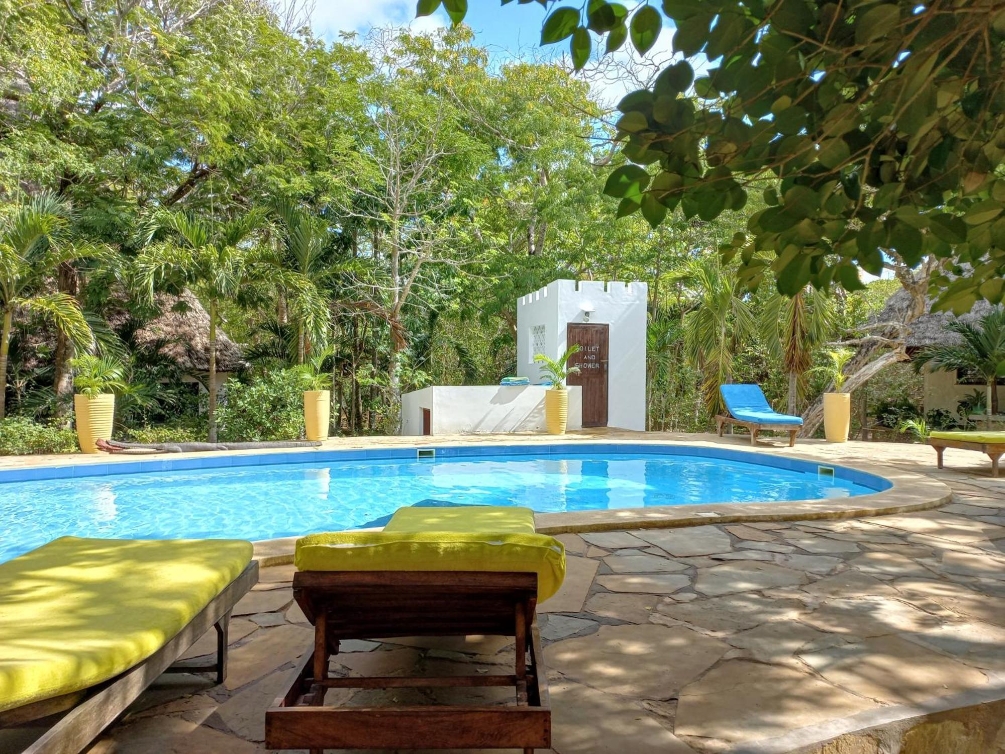 Watamu Beach Cottages B&B Екстер'єр фото