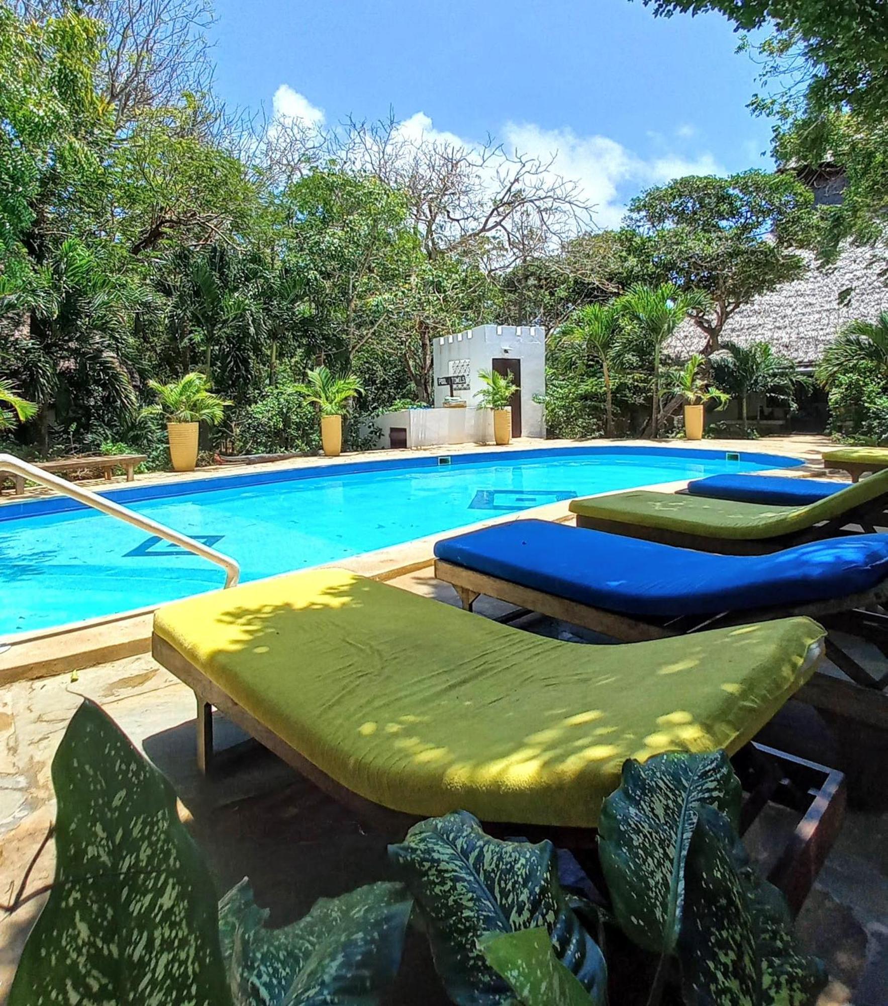 Watamu Beach Cottages B&B Екстер'єр фото